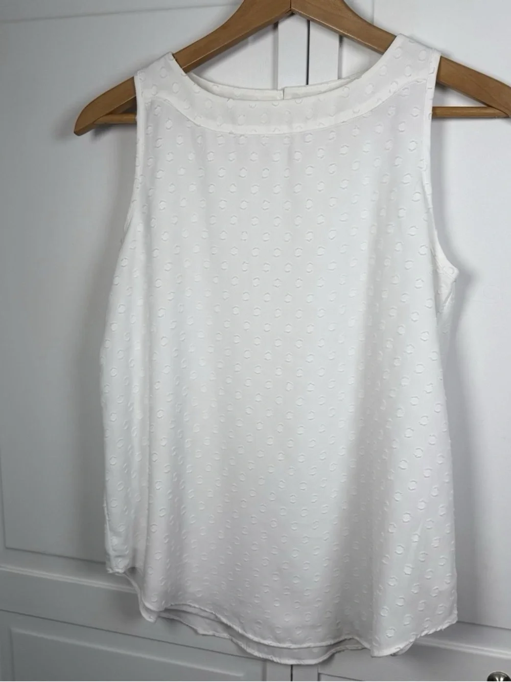 Classic Sleeveless Eyelet Blouse - White